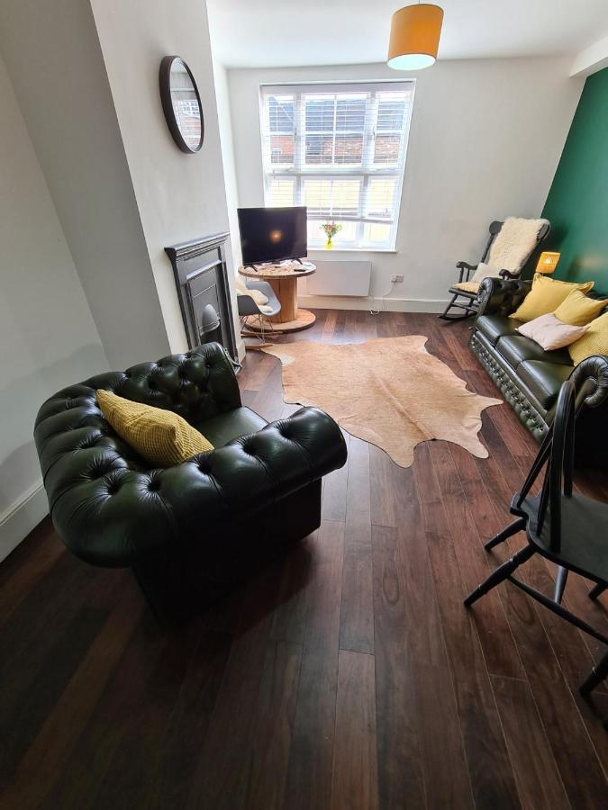 Beautiful Mews House In A Georgian Listed Building Close To The A38 Burton-upon-Trent المظهر الخارجي الصورة